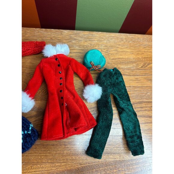 1990s vintage Barbie winter Christmas sweater skating and assesories clothes - Picture 5 of 5